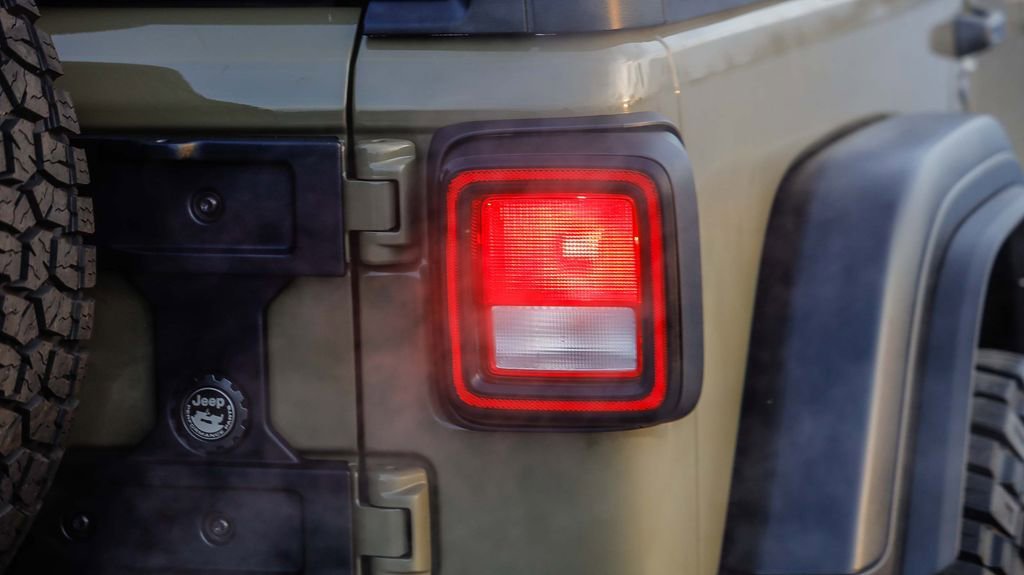 Used 2025 Jeep Wrangler Sport image 10