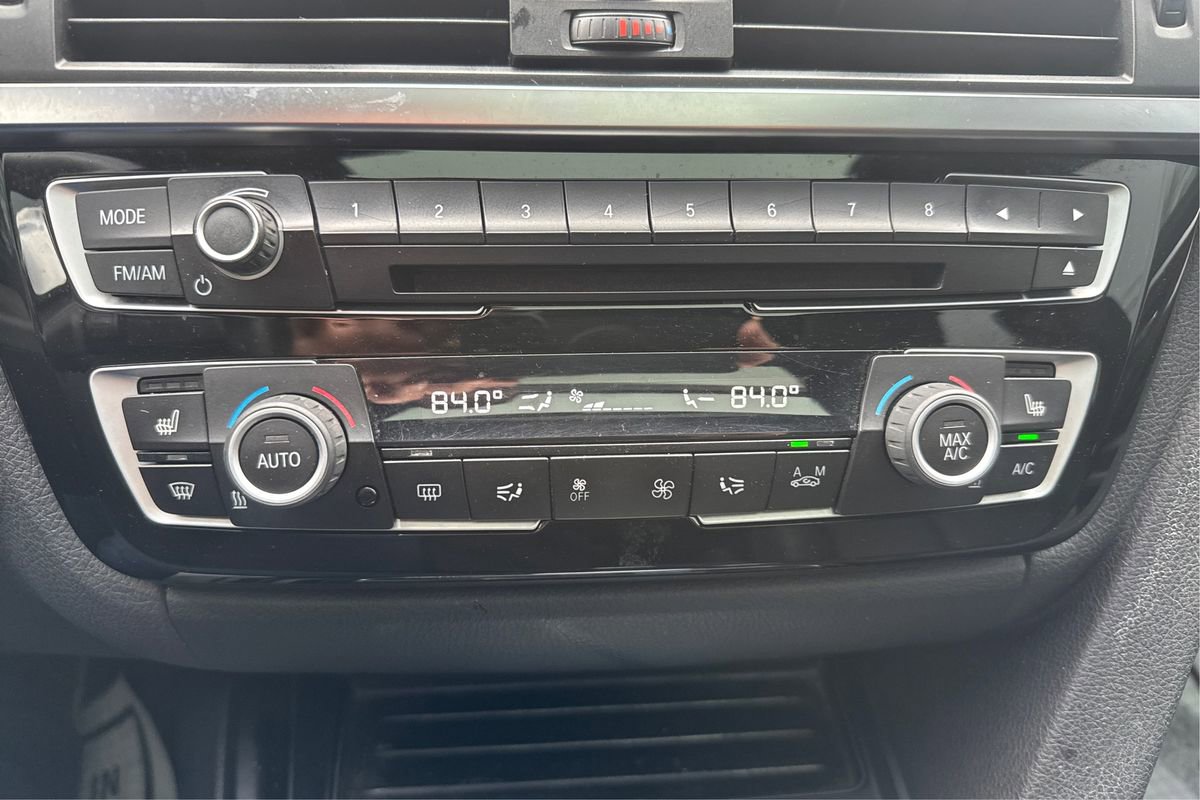 Used 2018 BMW 330i Gran Turismo xDrive image 32