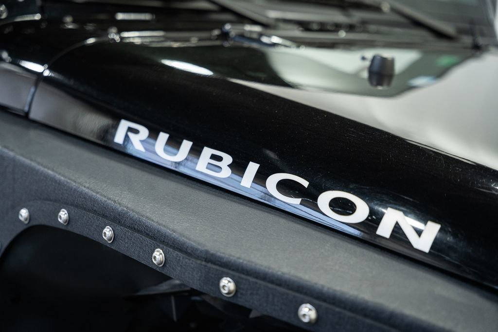 Used 2018 Jeep Wrangler Unlimited Rubicon w/ Connectivity Group image 18