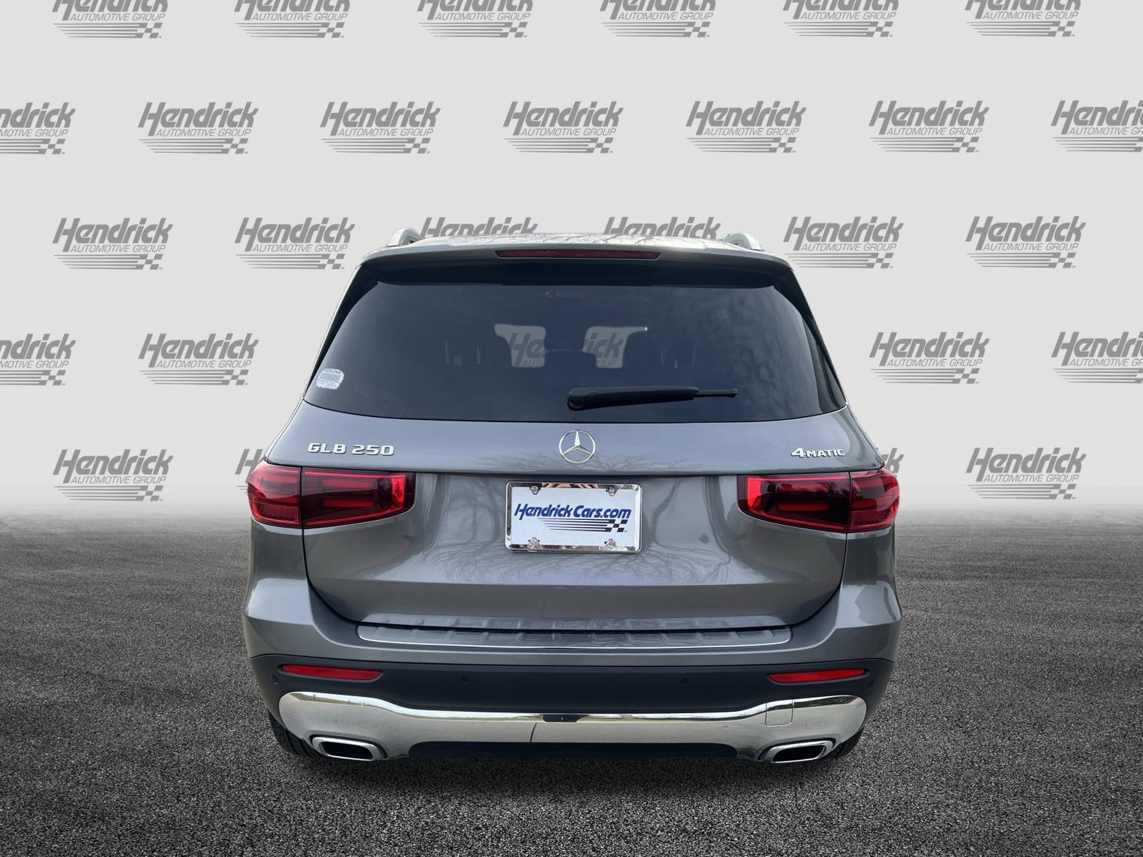 Used 2024 Mercedes-Benz GLB 250 4MATIC image 8