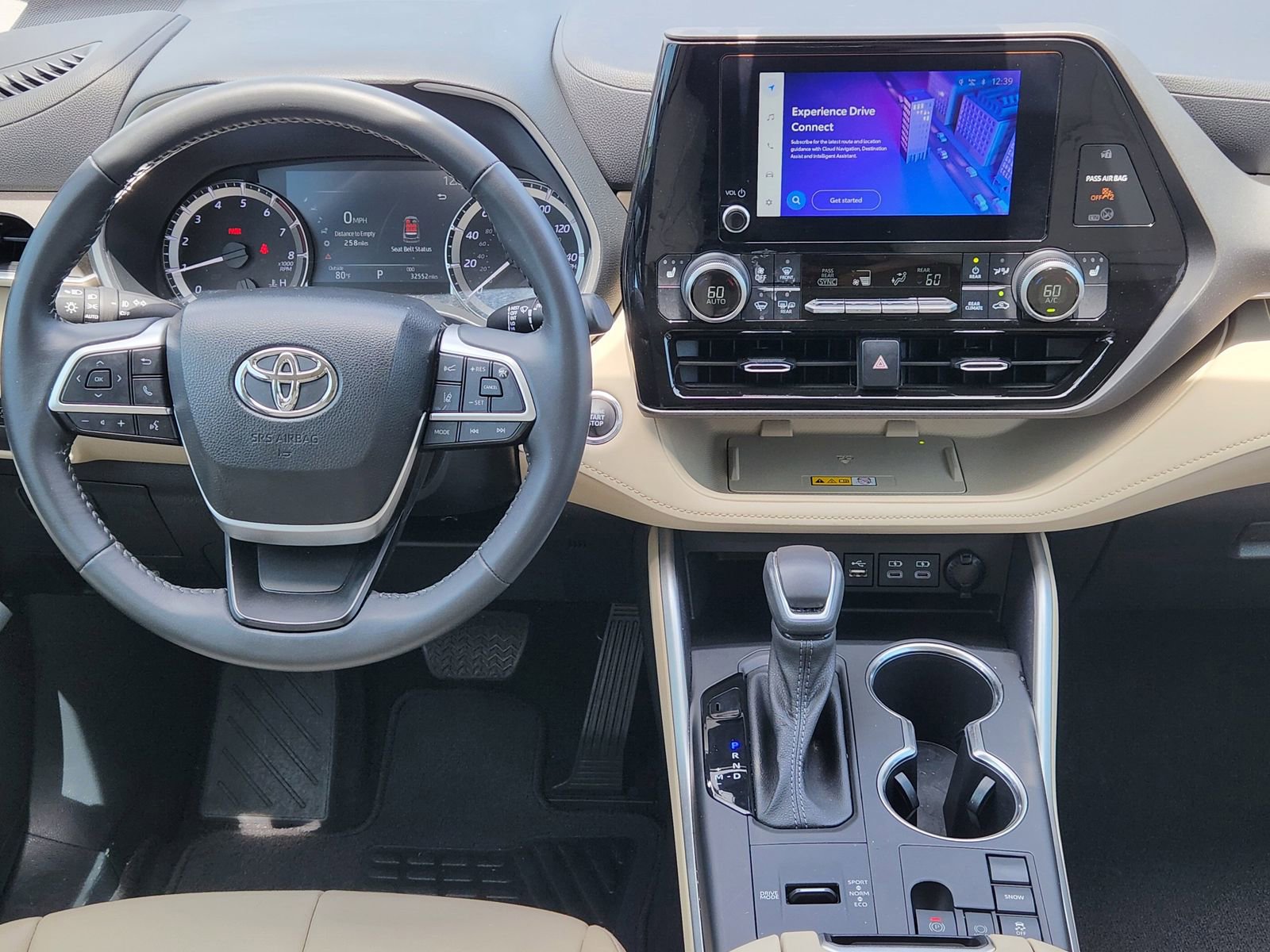 Used 2023 Toyota Highlander XLE FWD image 30