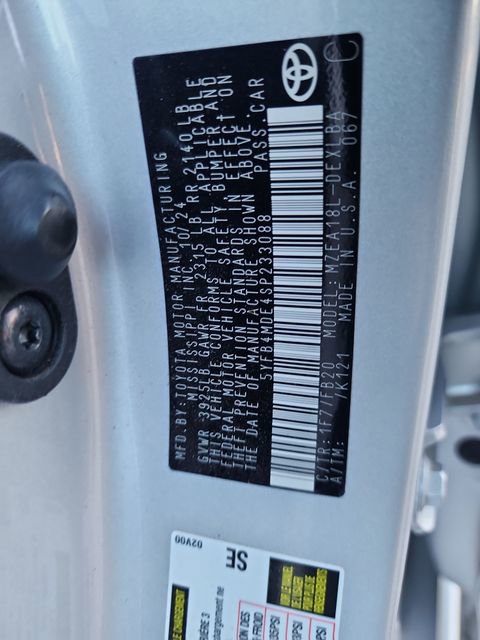 Used 2025 Toyota Corolla LE image 28