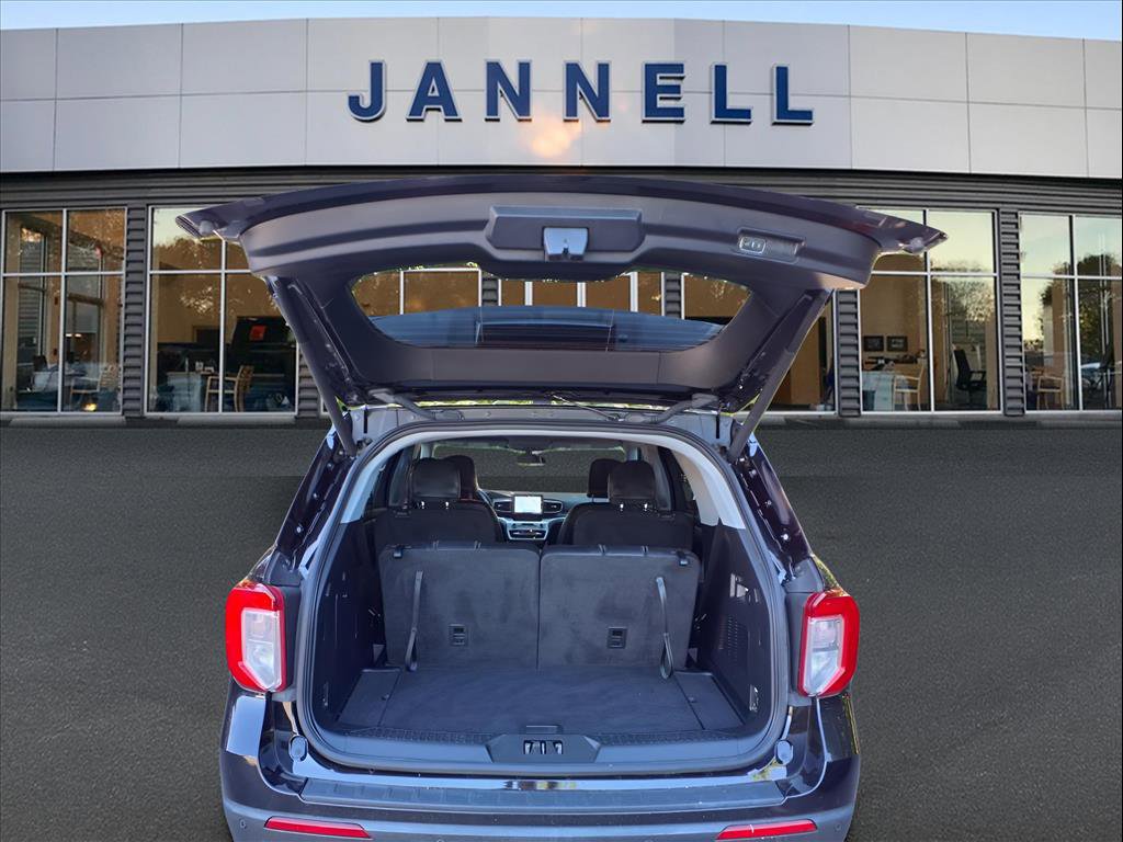 Used 2022 Ford Explorer XLT w/ Equipment Group 202A image 10