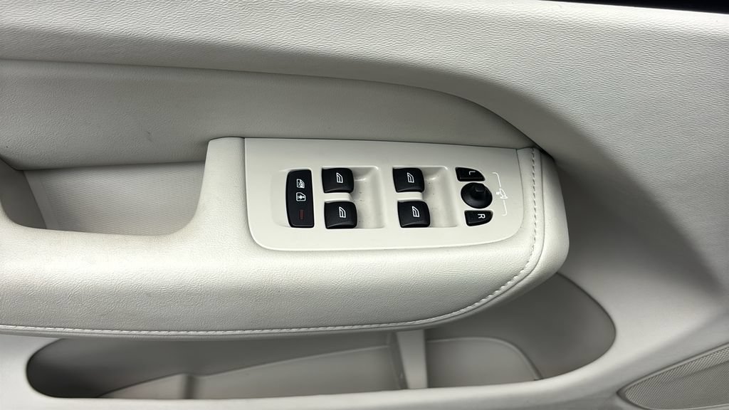Certified 2024 Volvo XC60 B5 Plus w/ Climate Package AWD/4WD image 12