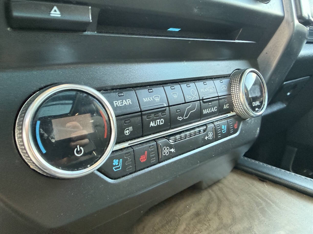 Used 2018 Ford Expedition Max Platinum RWD image 22