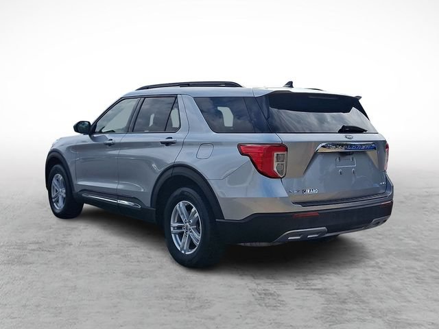 Used 2022 Ford Explorer XLT w/ Equipment Group 202A AWD/4WD image 4