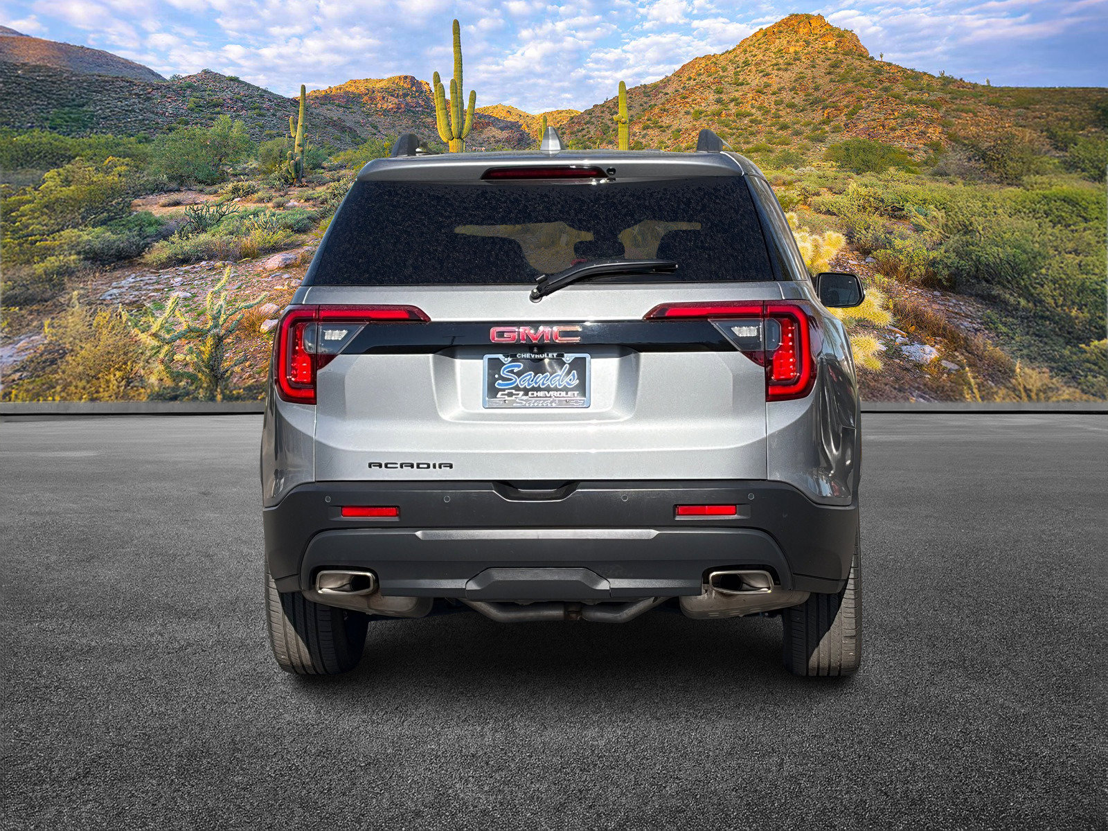 Used 2023 GMC Acadia SLE w/ Driver Convenience Package FWD image 9