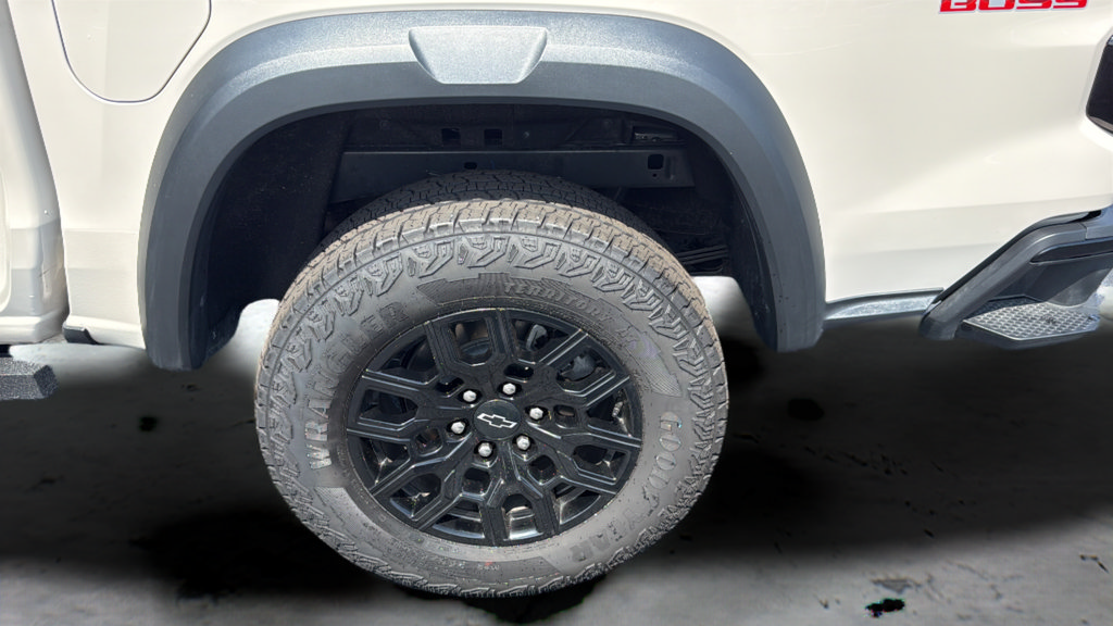Used 2026 Chevrolet Colorado Trail Boss AWD/4WD image 31