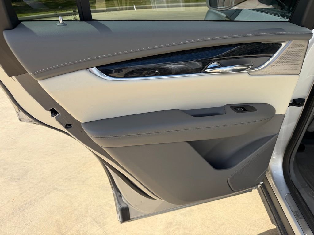 Used 2020 Cadillac XT6 Premium Luxury image 15