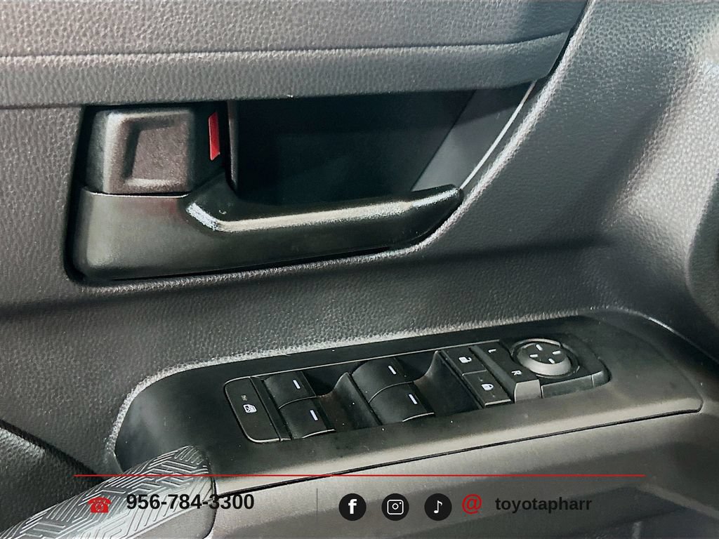 Used 2025 Toyota Tacoma SR5 AWD/4WD image 16