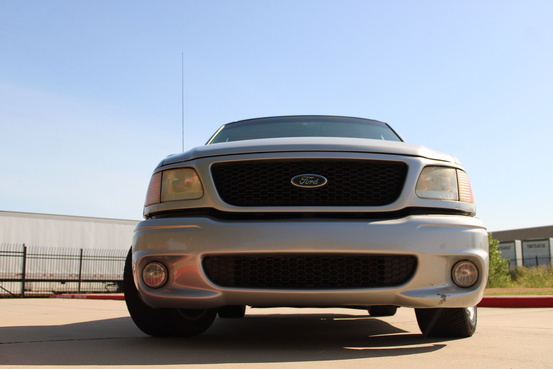 Used 2000 Ford F150 Lightning RWD image 25