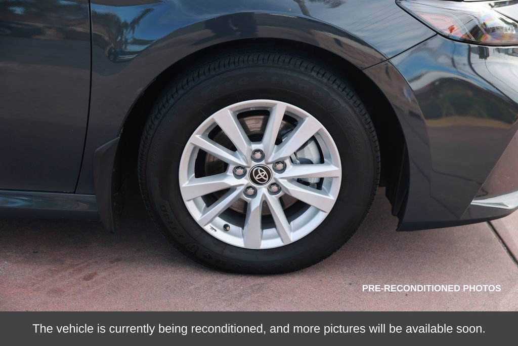 Used 2025 Toyota Camry LE w/ Convenience Package image 8