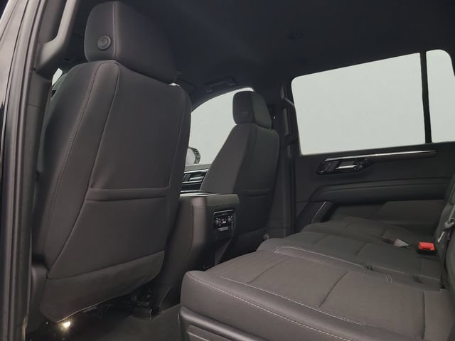 Used 2025 Chevrolet Suburban LS RWD image 10