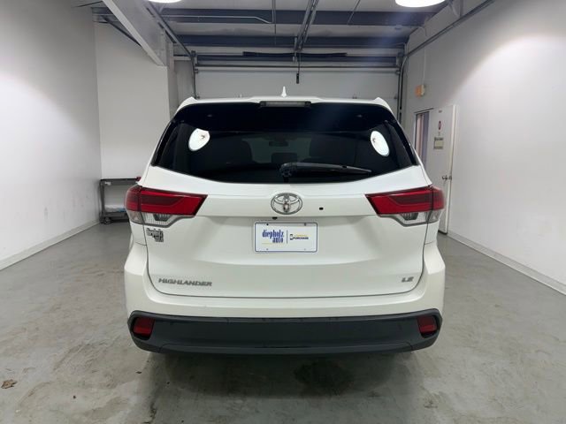 Used 2017 Toyota Highlander Plus FWD image 6