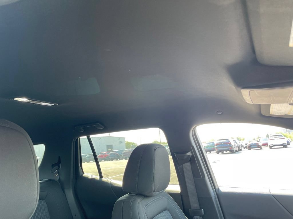 Used 2026 Chevrolet Equinox LT AWD/4WD image 13