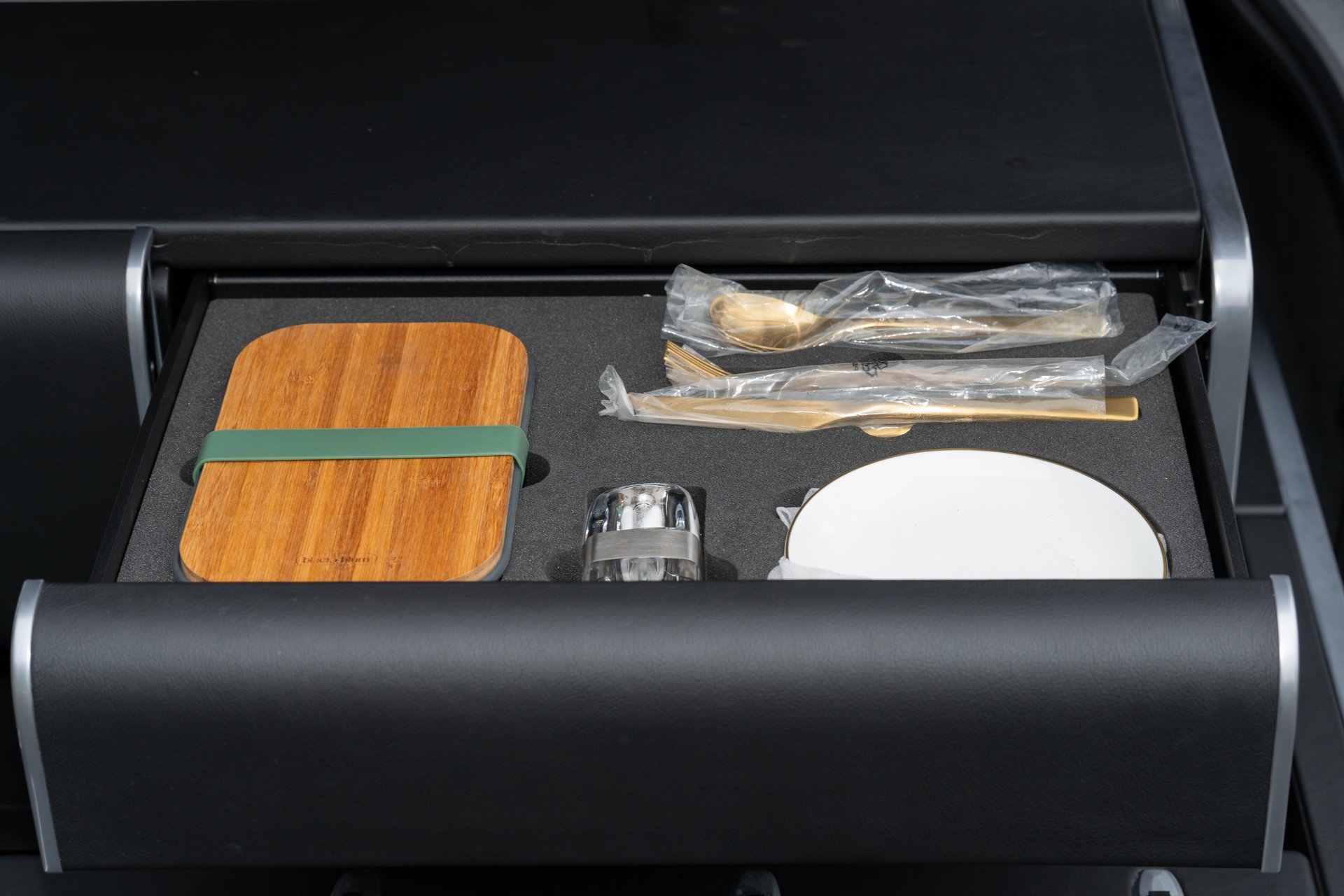 Used 2025 Aston Martin DBX 707 image 28