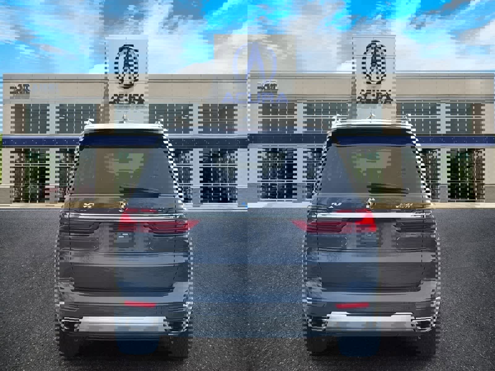 Used 2021 BMW X7 xDrive40i w/ Cold Weather Package image 4