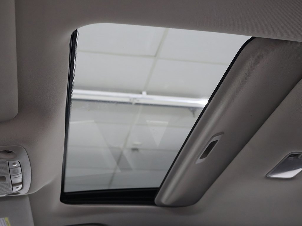 Used 2022 Nissan Rogue Sport SL w/ Premium Package image 22