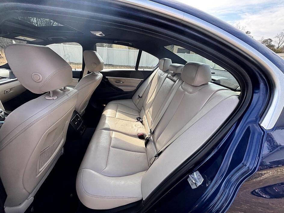 Used 2017 BMW 330i xDrive Sedan image 14