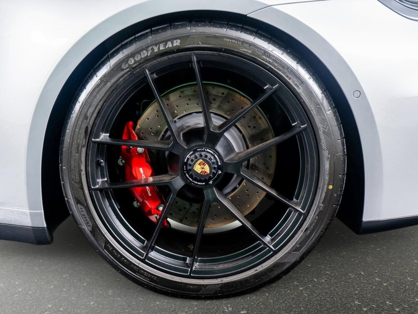Used 2025 Porsche 911 Carrera GTS RWD image 18