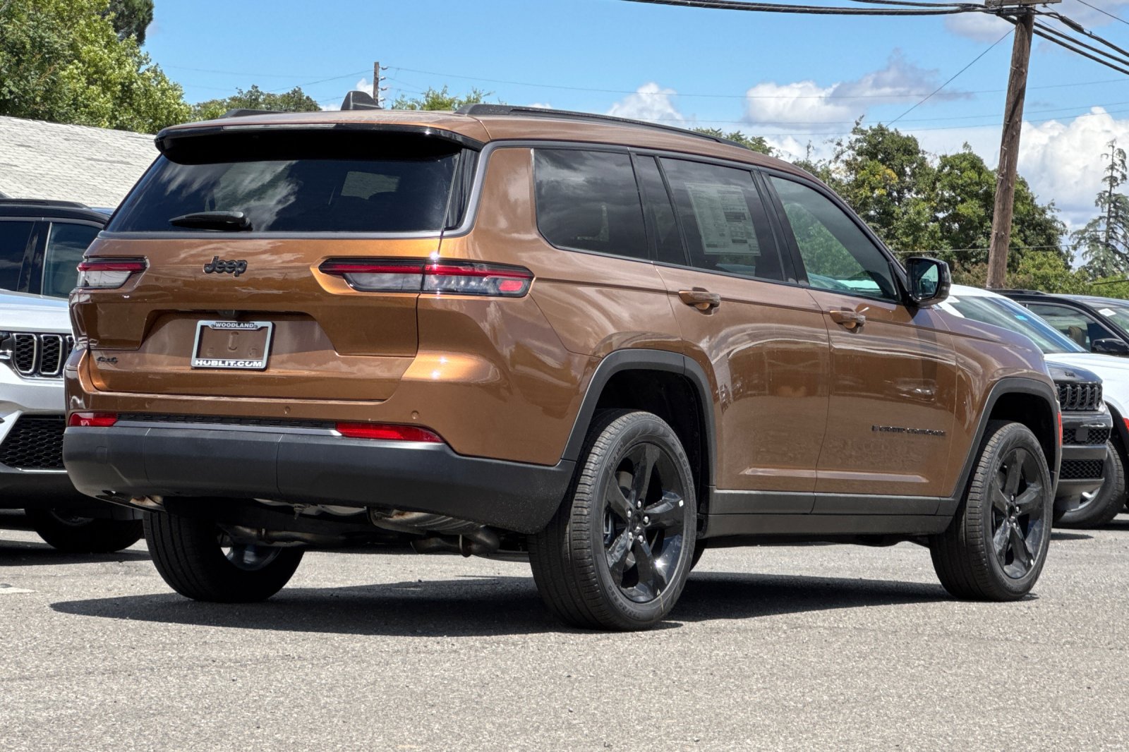 New 2026 Jeep Grand Cherokee L Limited w/ Limited Altitude Package AWD/4WD image 3