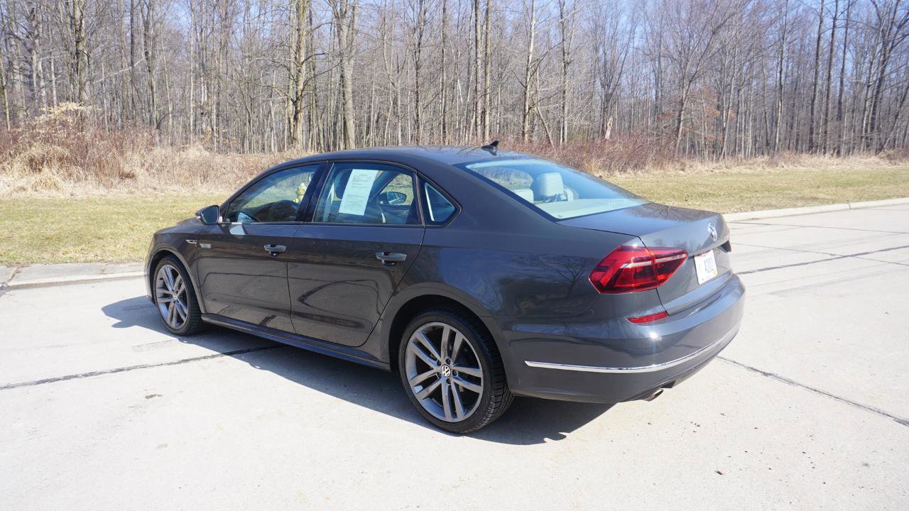 Used 2018 Volkswagen Passat 2.0T R-Line FWD image 3