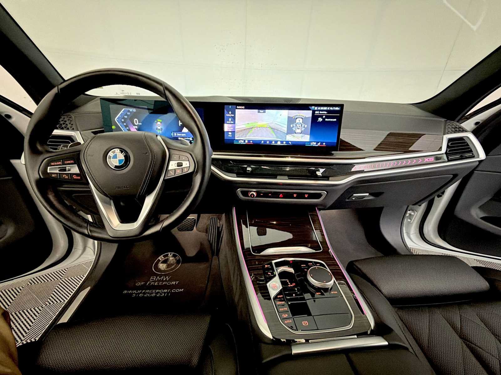 Used 2024 BMW X5 xDrive40i w/ Parking Assistance Package AWD/4WD image 15