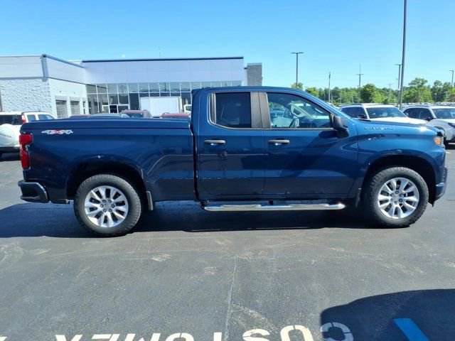 Used 2020 Chevrolet Silverado 1500 Custom w/ Custom Value Package AWD/4WD image 27