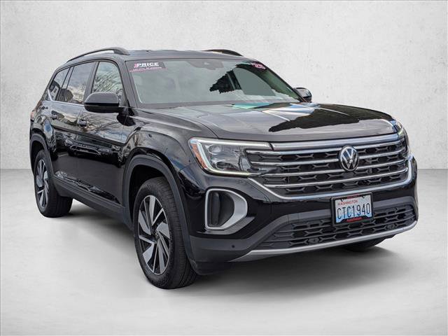Used 2025 Volkswagen Atlas SE image 3