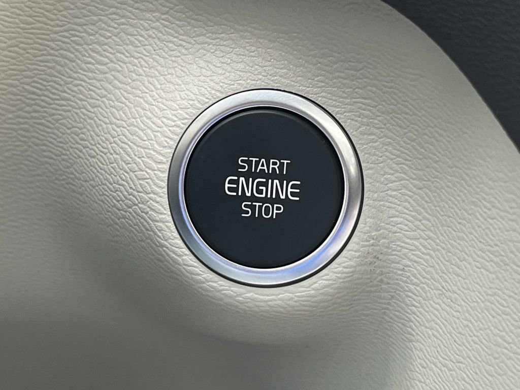 New 2026 Volvo XC40 B5 Plus w/ Protection Package Premier image 30