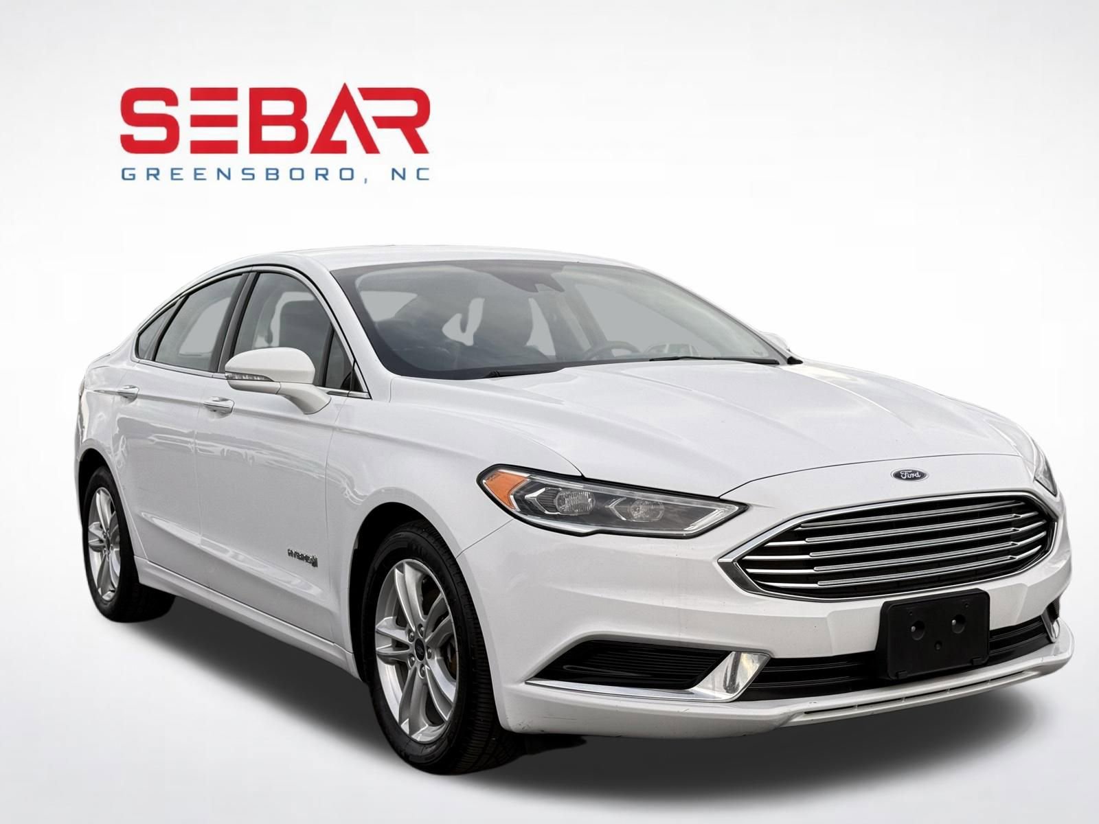 Used 2018 Ford Fusion SE w/ Equipment Group 602A FWD image 3