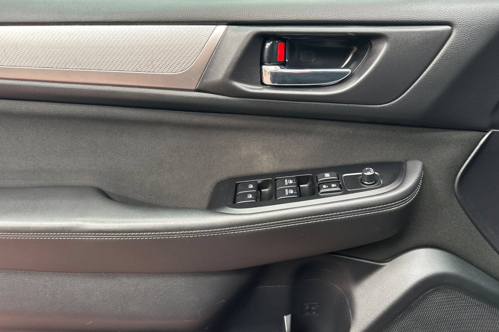 Used 2018 Subaru Outback 2.5i Premium AWD/4WD image 14