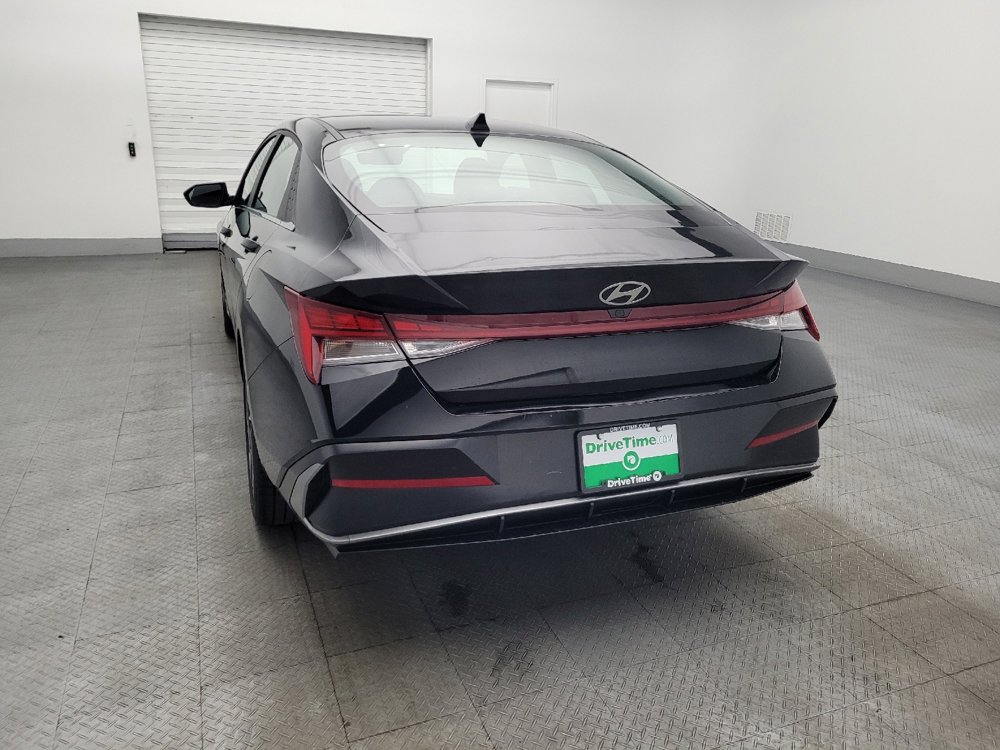 Used 2025 Hyundai Elantra SEL image 6