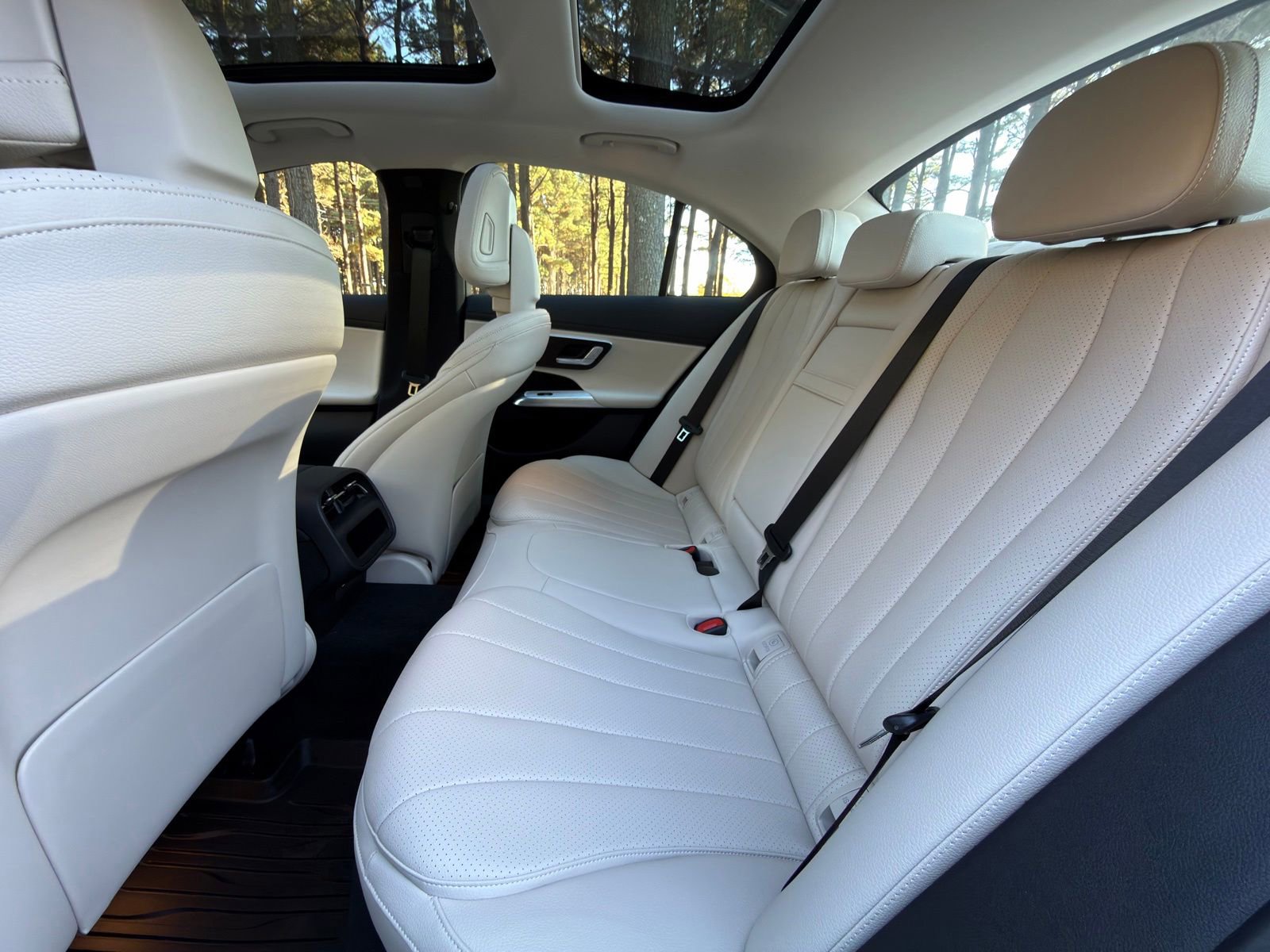 New 2026 Mercedes-Benz E 350 4MATIC Sedan image 14