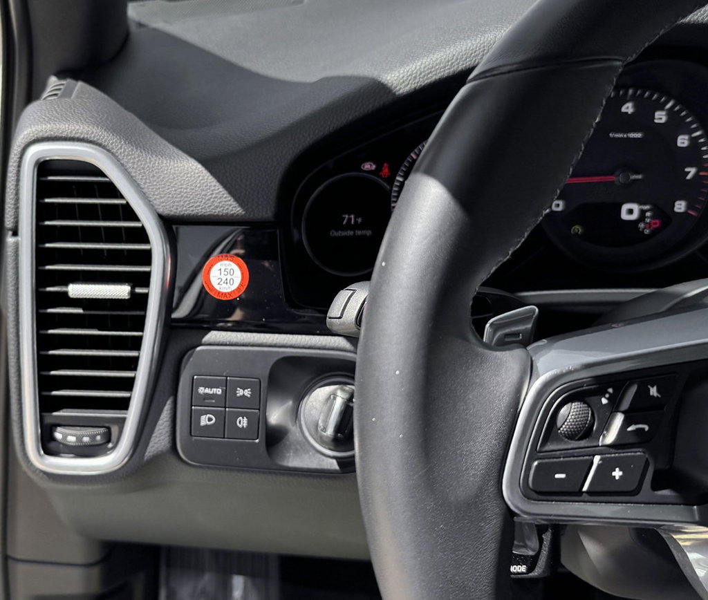 Used 2023 Porsche Cayenne Platinum Edition AWD/4WD image 14