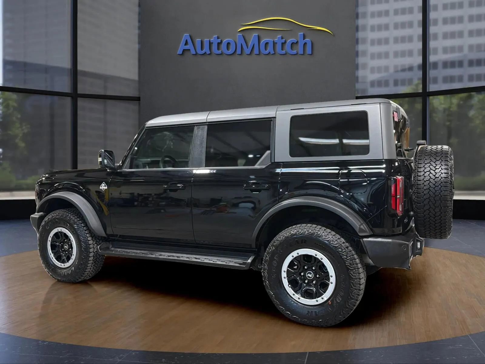 Used 2025 Ford Bronco Outer Banks w/ Sasquatch Package image 8