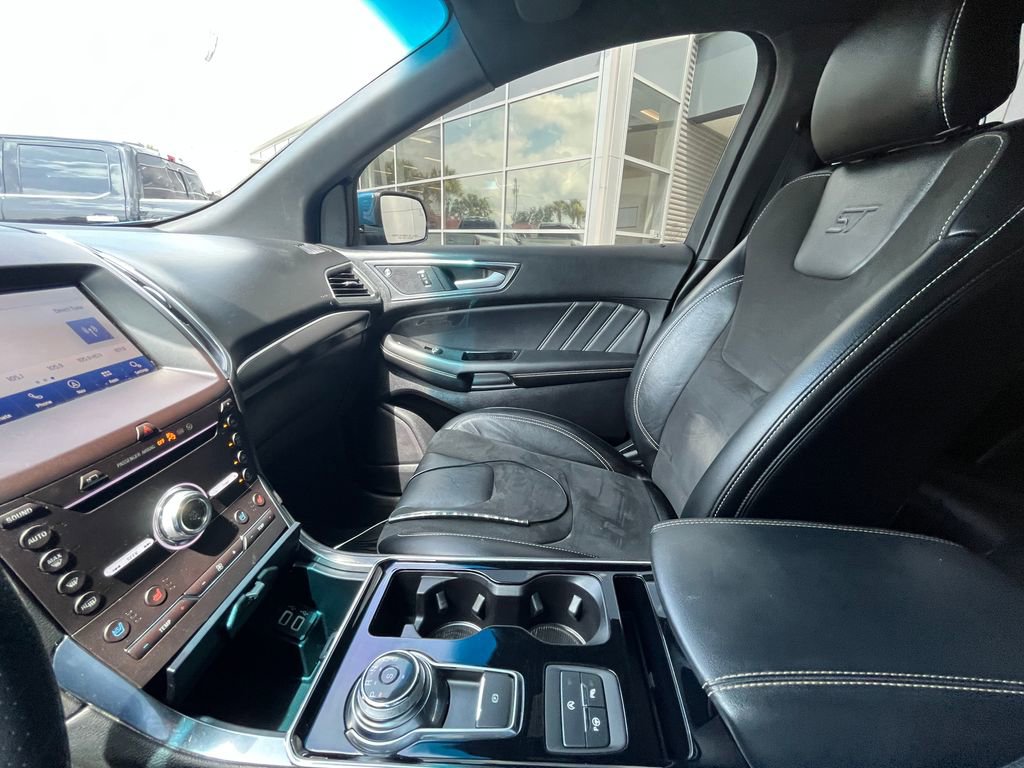Used 2019 Ford Edge ST w/ Equipment Group 401A AWD/4WD image 17