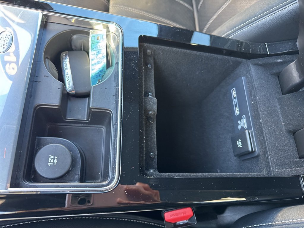 Used 2019 Land Rover Range Rover Velar R-Dynamic SE image 28