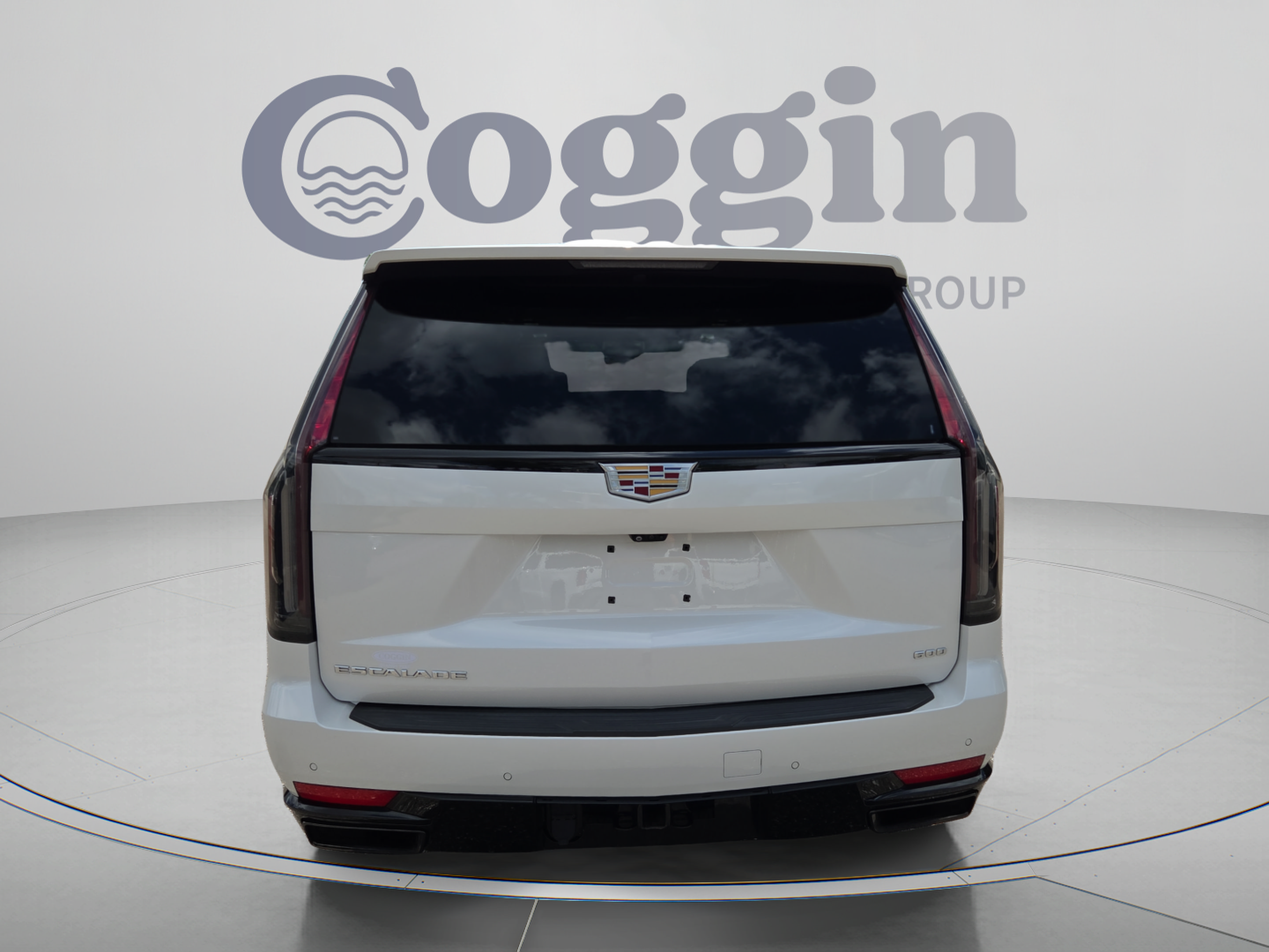 Used 2021 Cadillac Escalade ESV Sport Platinum w/ Heavy-Duty Trailer Package AWD/4WD image 4