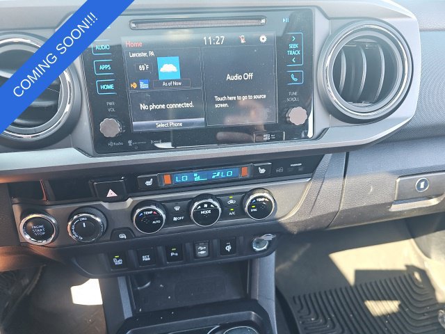 Used 2017 Toyota Tacoma TRD Off-Road w/ Premium & Technology Package AWD/4WD image 13