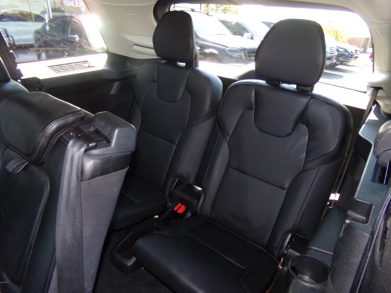 Used 2016 Volvo XC90 T6 Momentum w/ Momentum Plus Package image 16