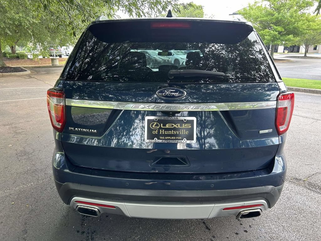Used 2017 Ford Explorer Platinum AWD/4WD image 3