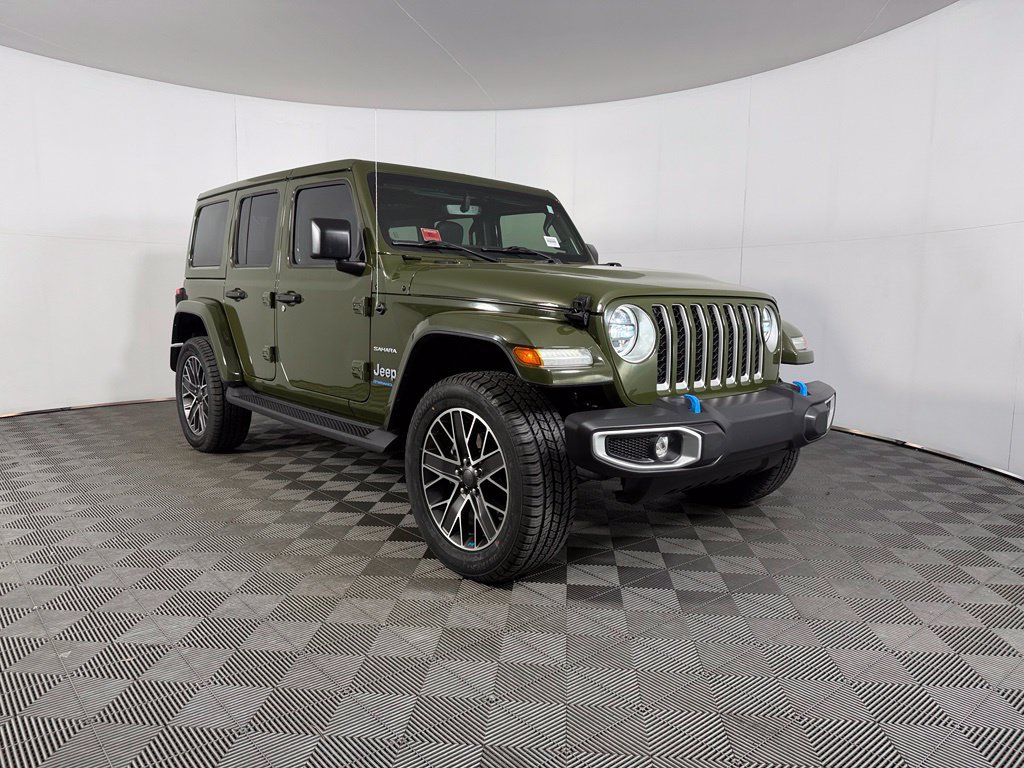 Used 2023 Jeep Wrangler Unlimited Sahara w/ Cold Weather Group AWD/4WD image 4
