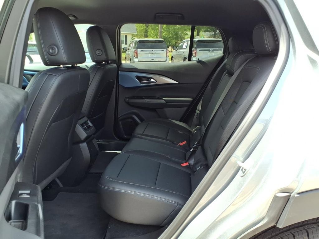 New 2026 Chevrolet Equinox EV LT FWD image 12