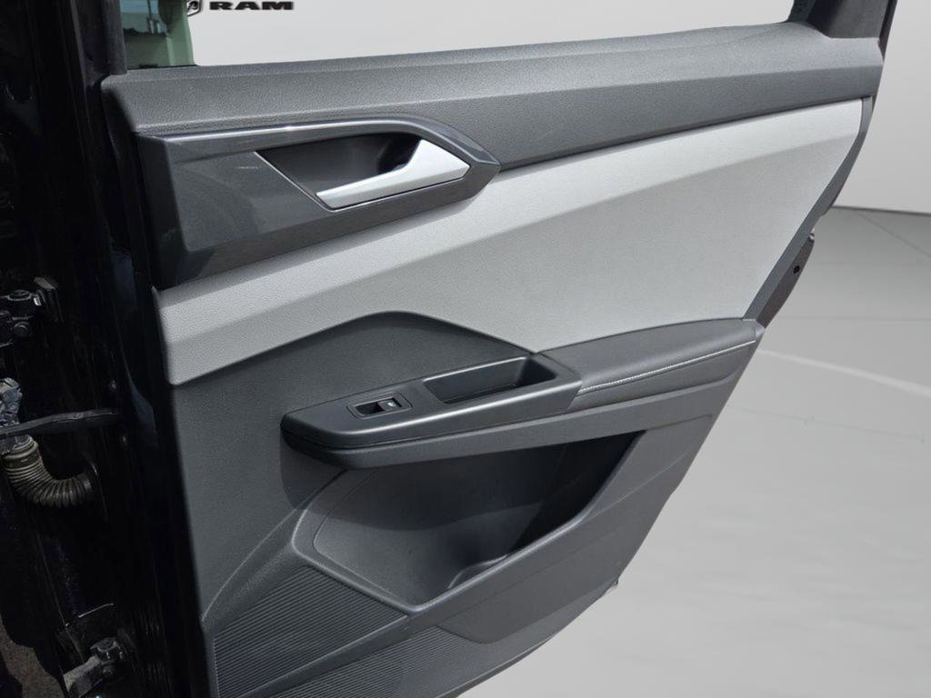 Used 2024 Volkswagen Taos SEL image 27