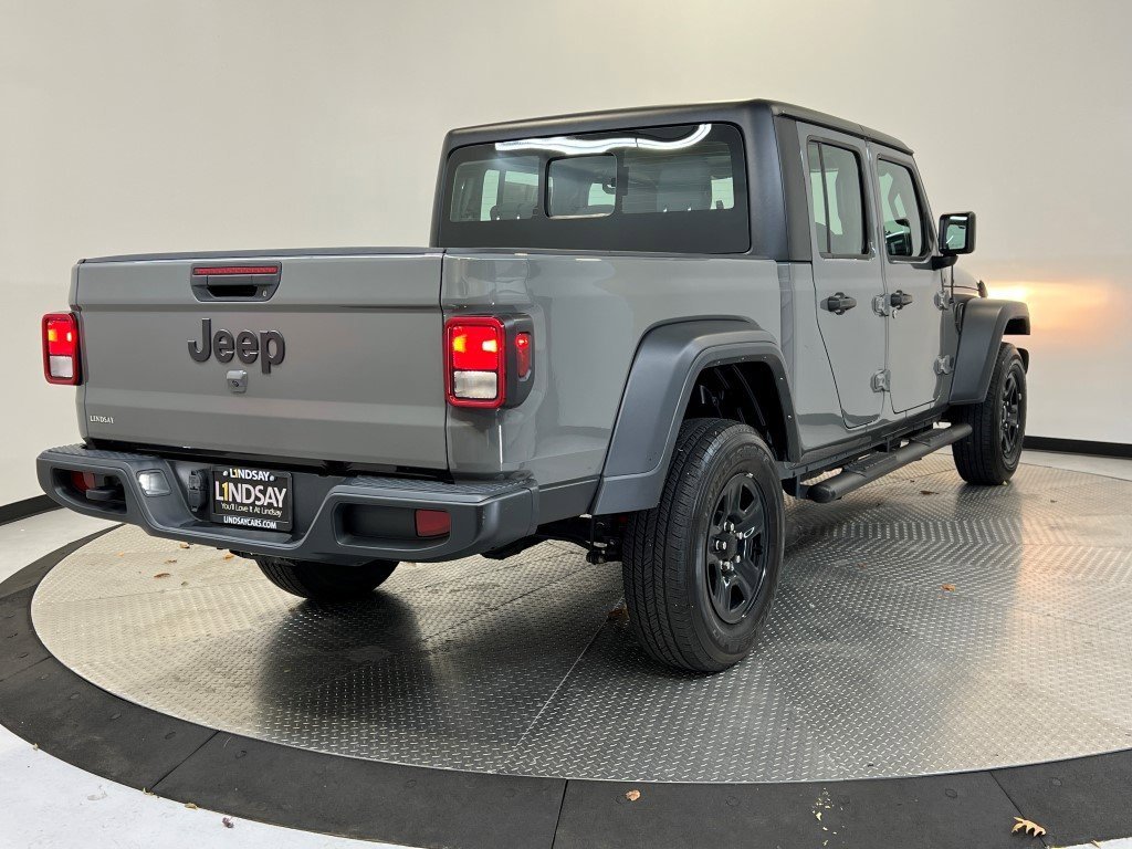 Certified 2023 Jeep Gladiator Sport image 6