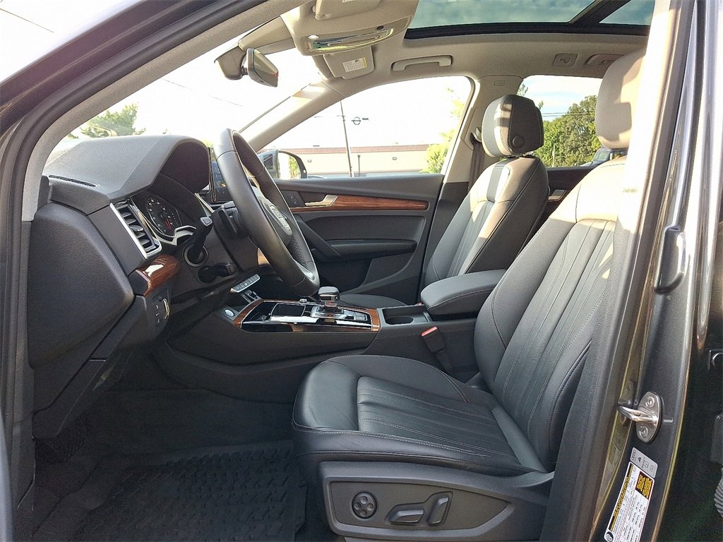 Certified 2023 Audi Q5 2.0T Premium w/ Convenience Package image 18