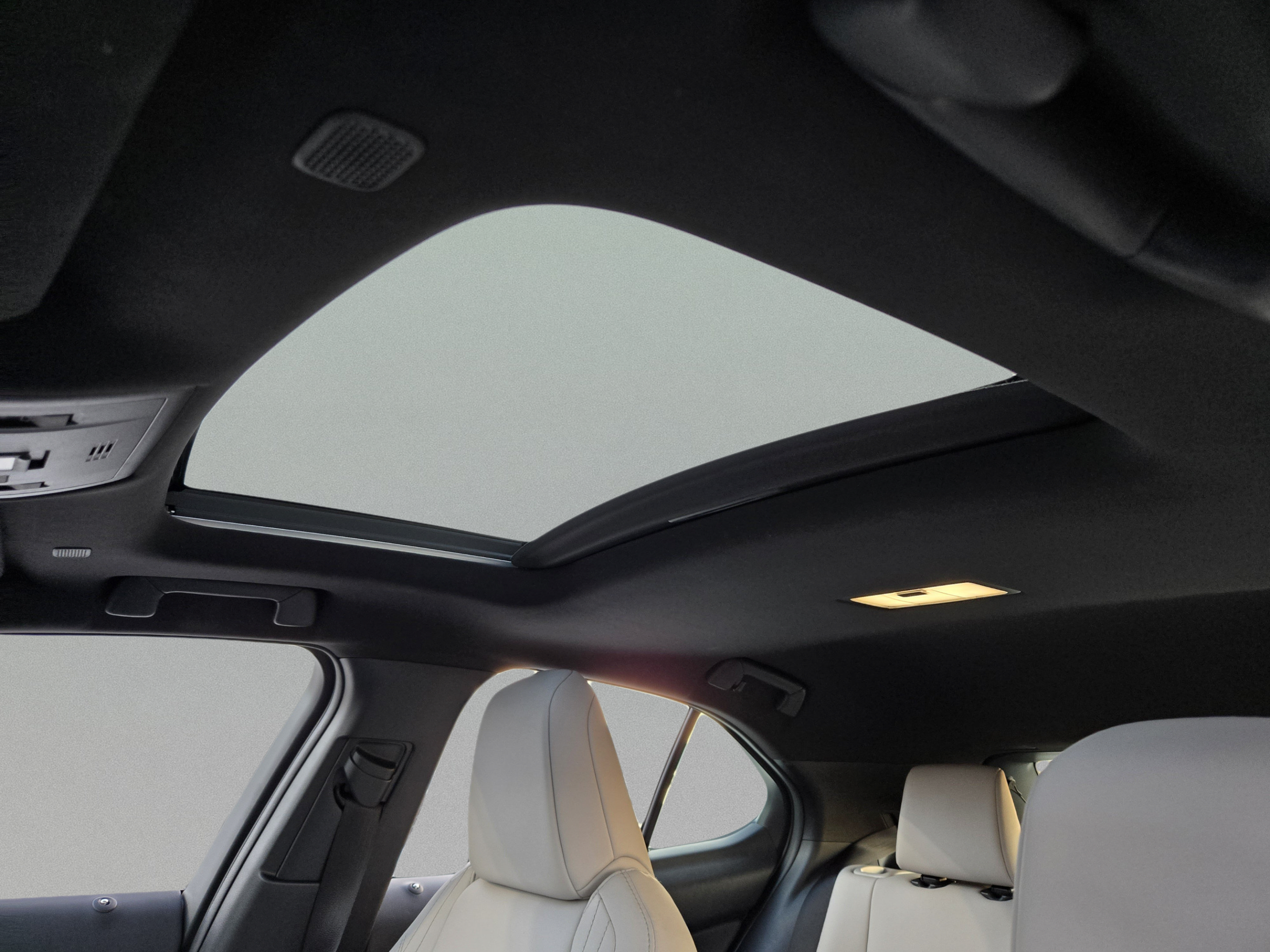 Certified 2024 Lexus UX 250h FWD image 11