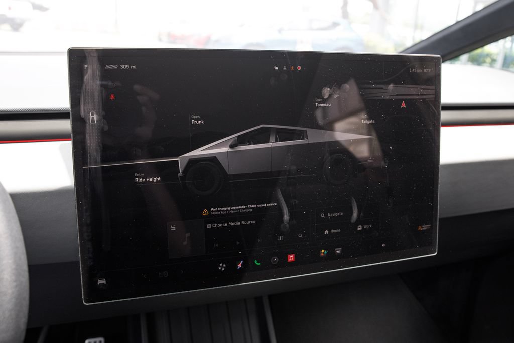 Used 2025 Tesla Cybertruck AWD Crew Cab image 32