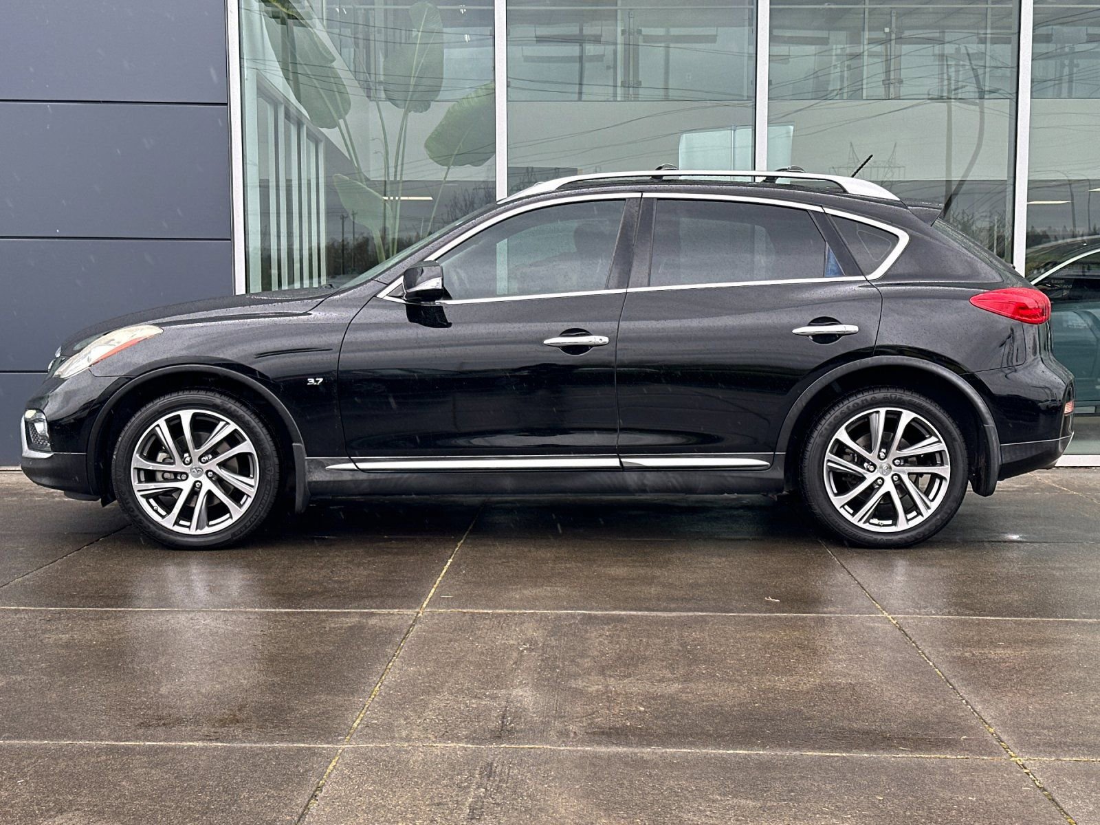 Used 2016 INFINITI QX50 AWD w/ Deluxe Touring Package image 6